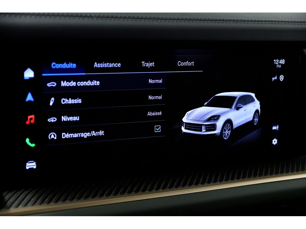 2024 Porsche Cayenne Air Suspension / Premium Package Plus / Hitch in Laval, Quebec - 30 - w1024h768px