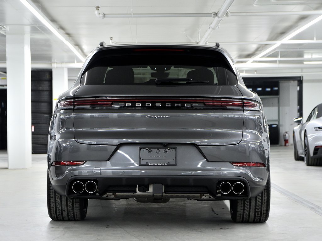 Porsche Cayenne Air Suspension / Premium Pack Plus / Trailer Hitch 2024 à Laval, Québec - 4 - w1024h768px
