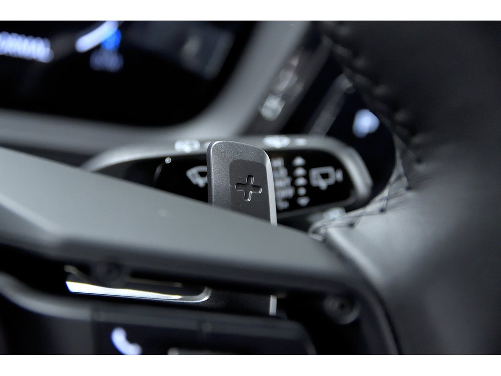 Porsche Cayenne Air Suspension / Premium Pack Plus / Trailer Hitch 2024 à Laval, Québec - 19 - w1024h768px