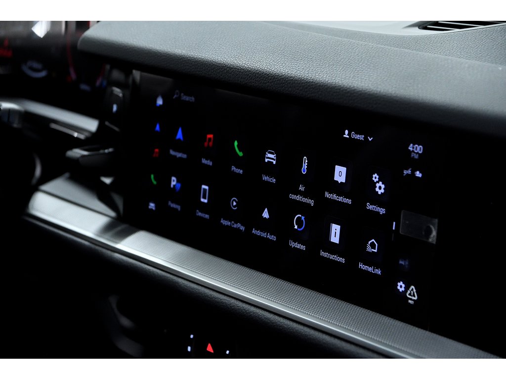 2024 Porsche Cayenne AWD / Premium Plus Package / Trailer Hitch in Laval, Quebec - 30 - w1024h768px