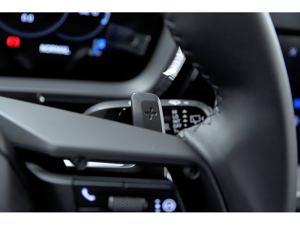 2024 Porsche Cayenne AWD / Premium Plus Package / Trailer Hitch in Laval, Quebec - 21 - w1024h768px