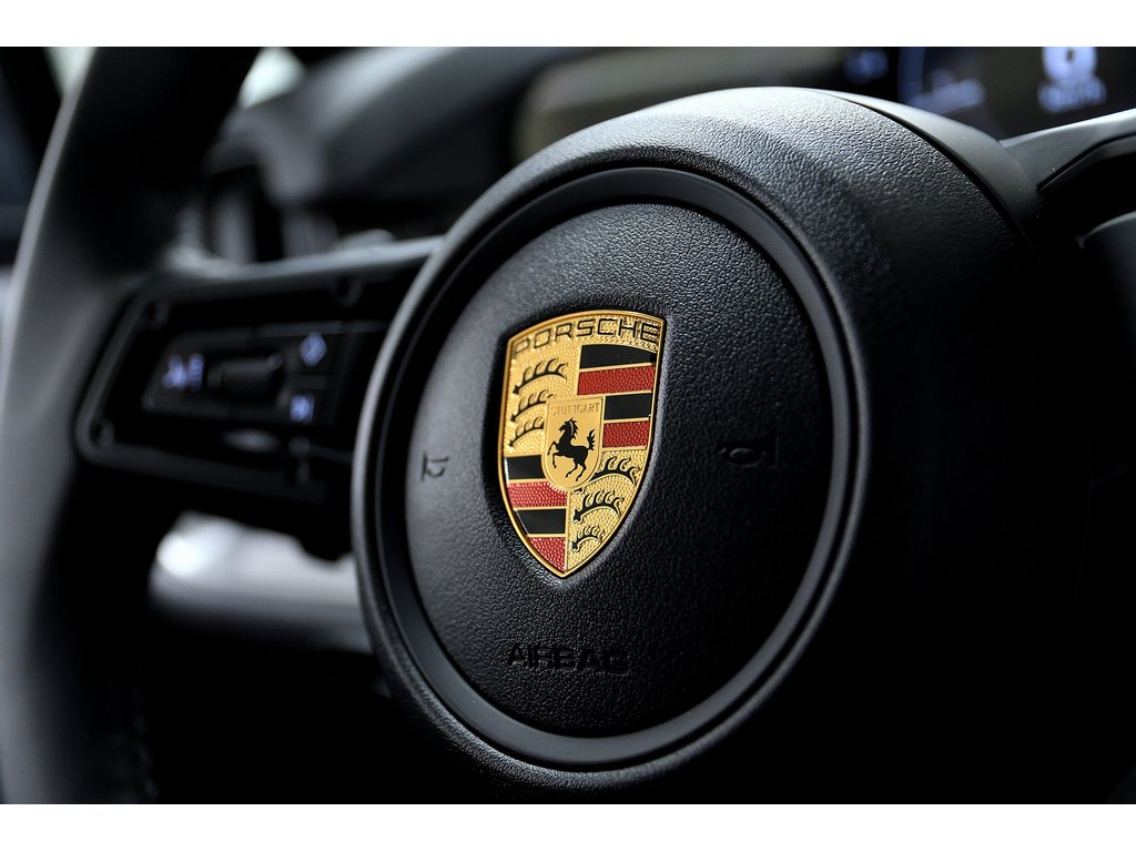 2024 Porsche Cayenne AWD / Premium Plus Package / Trailer Hitch in Laval, Quebec - 20 - w1024h768px