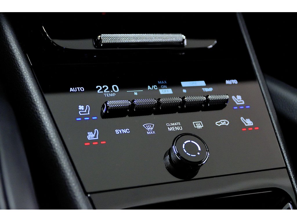 2024 Porsche Cayenne AWD / Premium Plus Package / Trailer Hitch in Laval, Quebec - 26 - w1024h768px