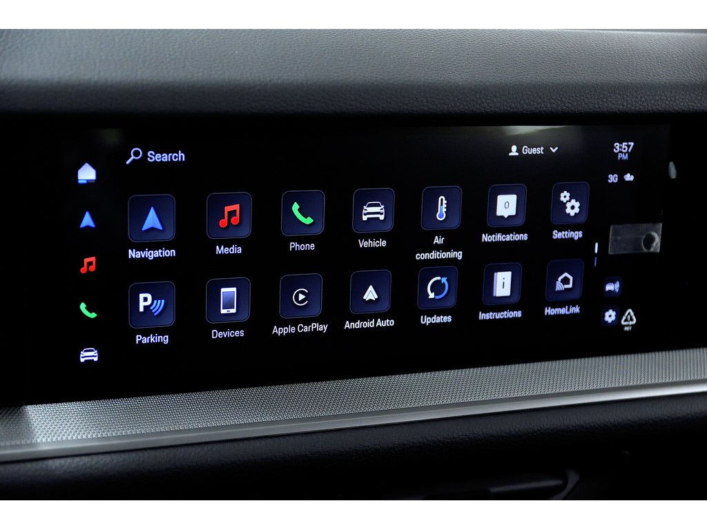 2024 Porsche Cayenne AWD / Premium Plus Package / Trailer Hitch in Laval, Quebec - 23 - w1024h768px