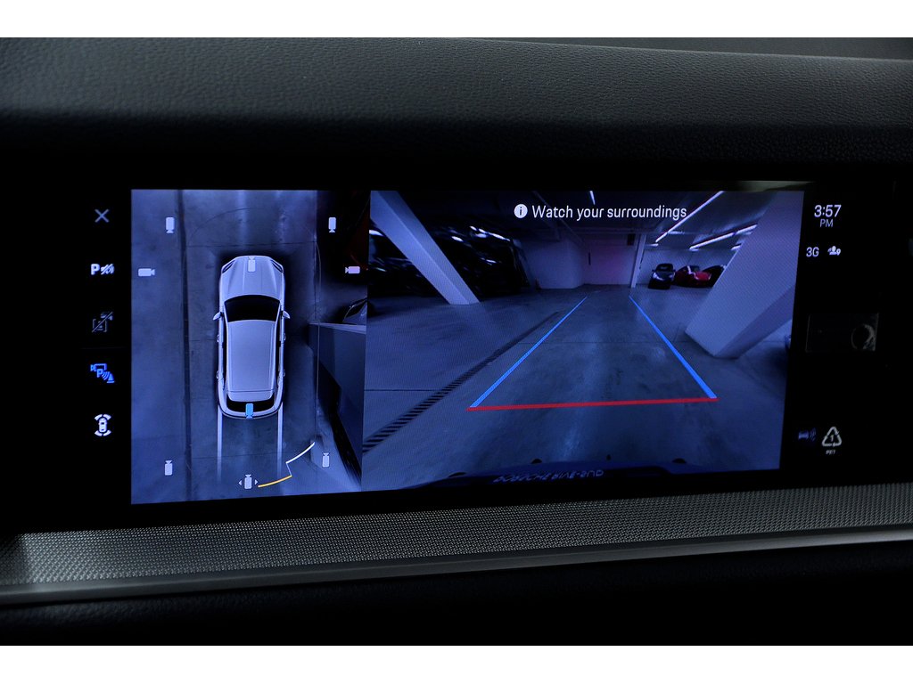 2024 Porsche Cayenne AWD / Premium Plus Package / Trailer Hitch in Laval, Quebec - 25 - w1024h768px