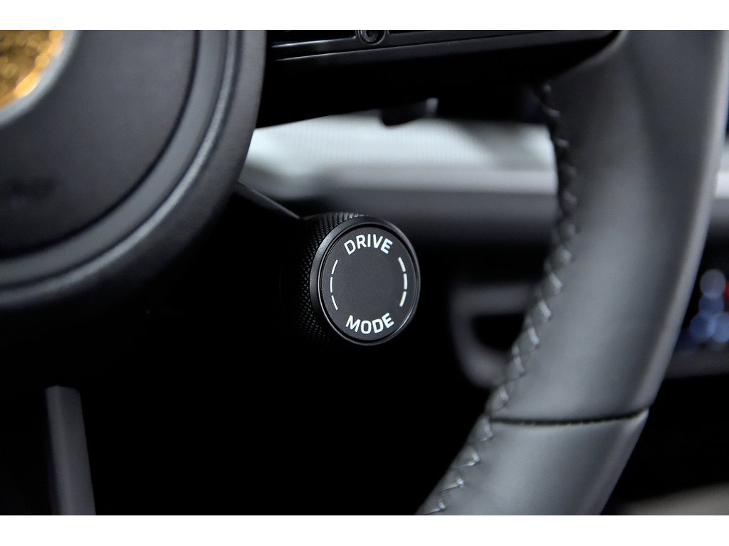 2024 Porsche Cayenne AWD / Premium Plus Package / Trailer Hitch in Laval, Quebec - 22 - w1024h768px