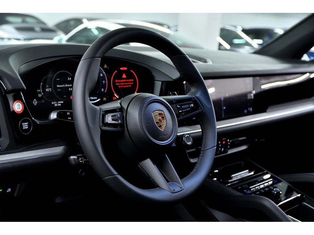 2024 Porsche Cayenne AWD / Premium Plus Package / Trailer Hitch in Laval, Quebec - 13 - w1024h768px