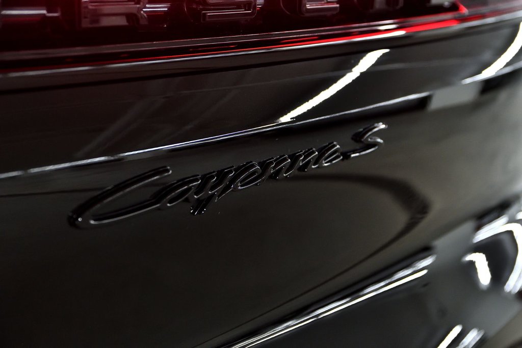 Porsche Cayenne S E-Hybrid 2024 à Laval, Québec - 12 - w1024h768px