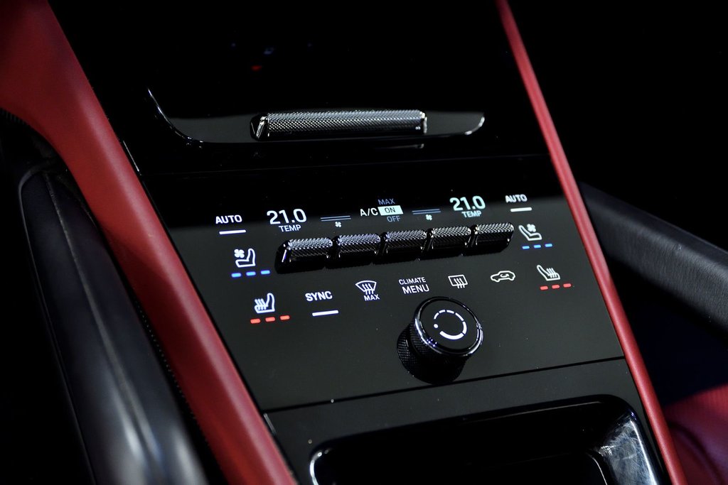 Porsche Cayenne S E-Hybrid 2024 à Laval, Québec - 33 - w1024h768px