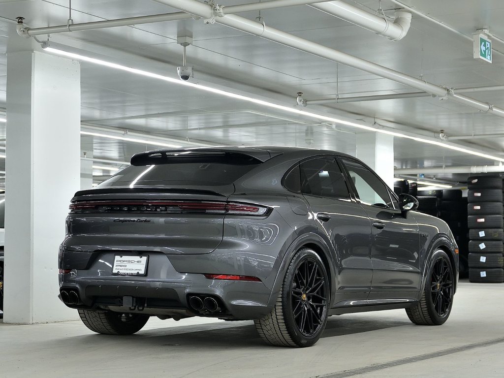 Porsche Cayenne Turbo E-Hybrid Coupe 2024 à Laval, Québec - 3 - w1024h768px