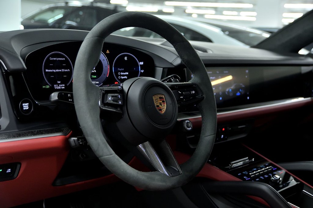 Porsche Cayenne Turbo E-Hybrid Coupe 2024 à Laval, Québec - 12 - w1024h768px