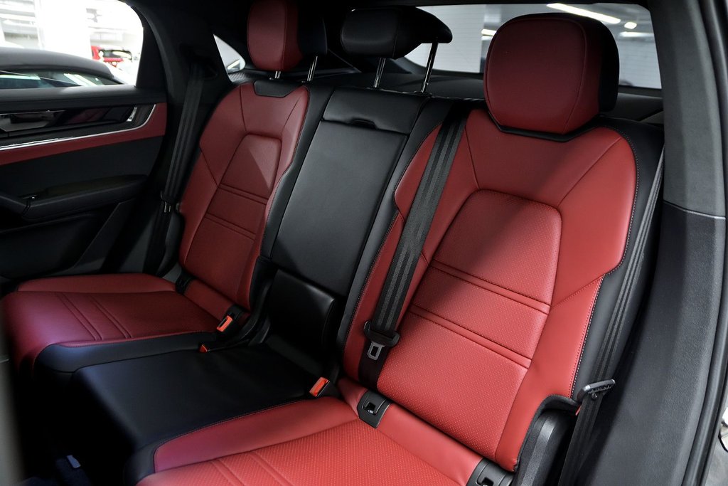 Porsche Cayenne Turbo E-Hybrid Coupe 2024 à Laval, Québec - 19 - w1024h768px