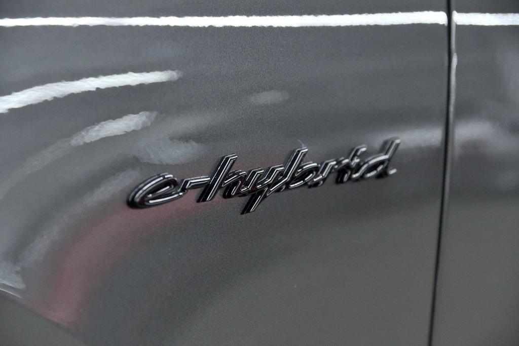 Porsche Cayenne Turbo E-Hybrid Coupe 2024 à Laval, Québec - 11 - w1024h768px