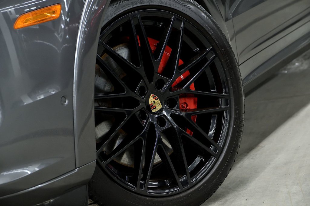 Porsche Cayenne Turbo E-Hybrid Coupe 2024 à Laval, Québec - 9 - w1024h768px