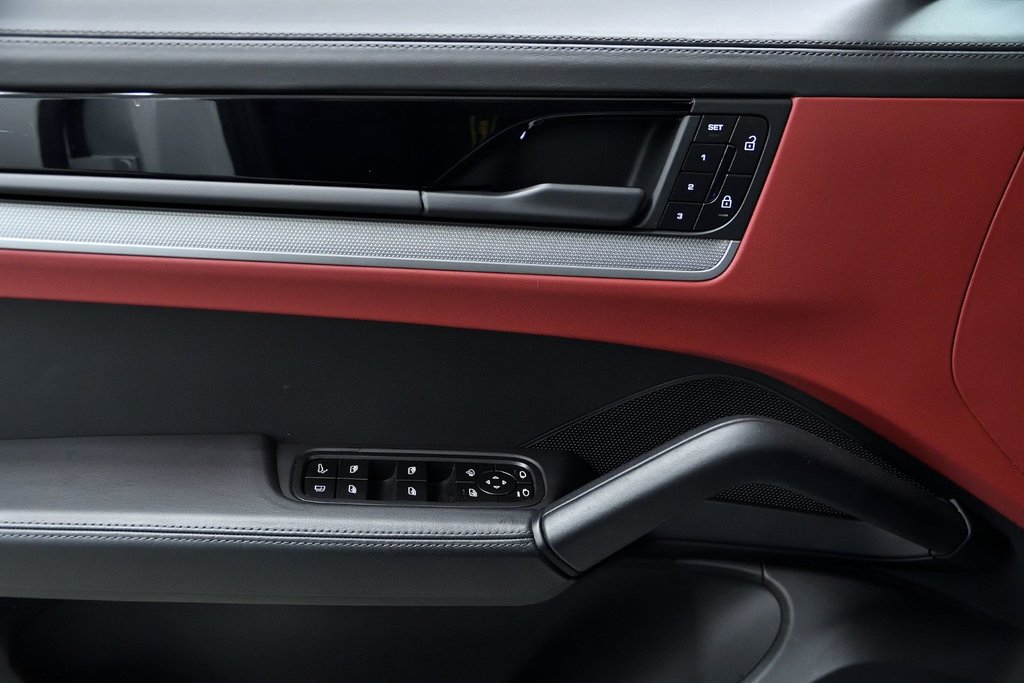 Porsche Cayenne S E-Hybrid 2025 à Laval, Québec - 36 - w1024h768px