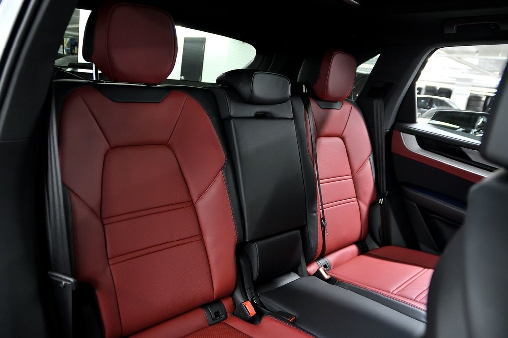 Porsche Cayenne S E-Hybrid 2025 à Laval, Québec - 26 - w1024h768px