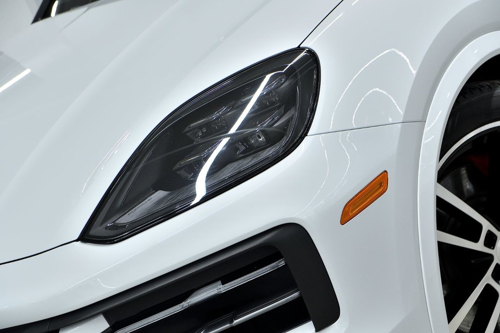Porsche Cayenne S E-Hybrid 2025 à Laval, Québec - 6 - w1024h768px