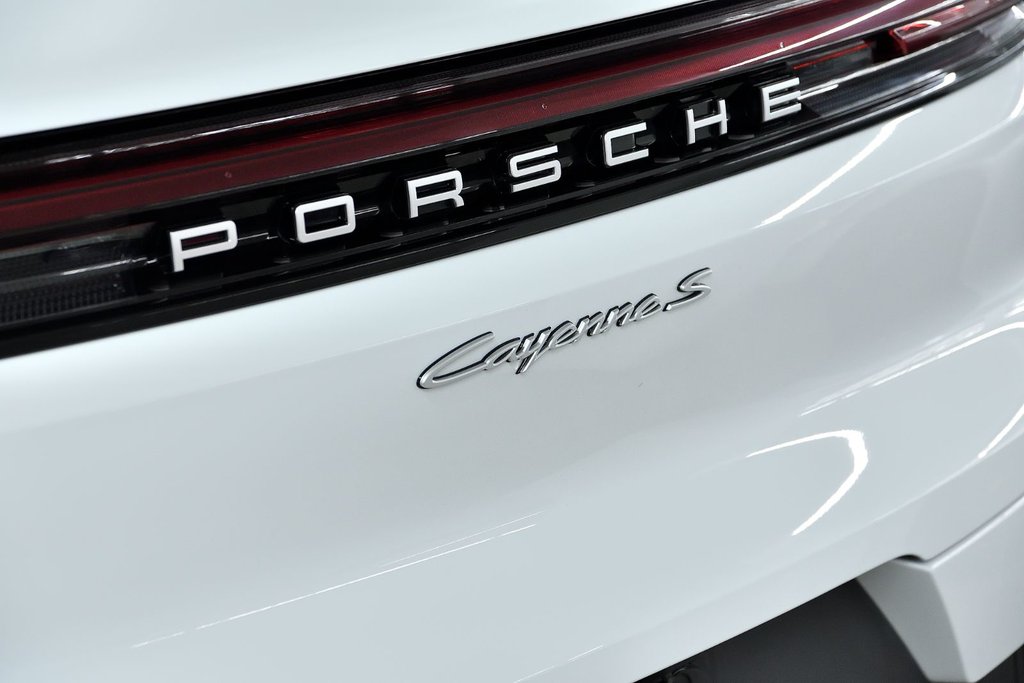 Porsche Cayenne S E-Hybrid 2025 à Laval, Québec - 9 - w1024h768px
