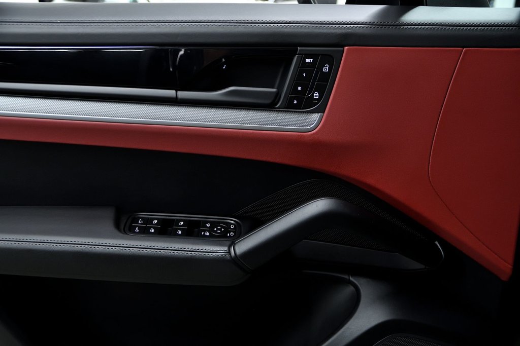 Porsche Cayenne  2025 à Laval, Québec - 22 - w1024h768px