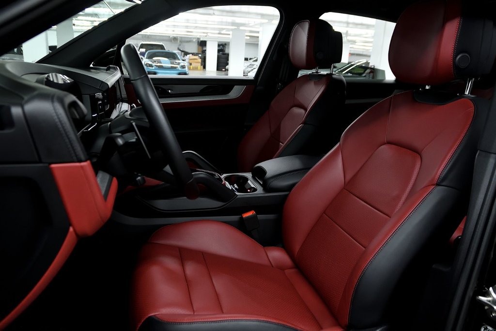 Porsche Cayenne  2025 à Laval, Québec - 10 - w1024h768px
