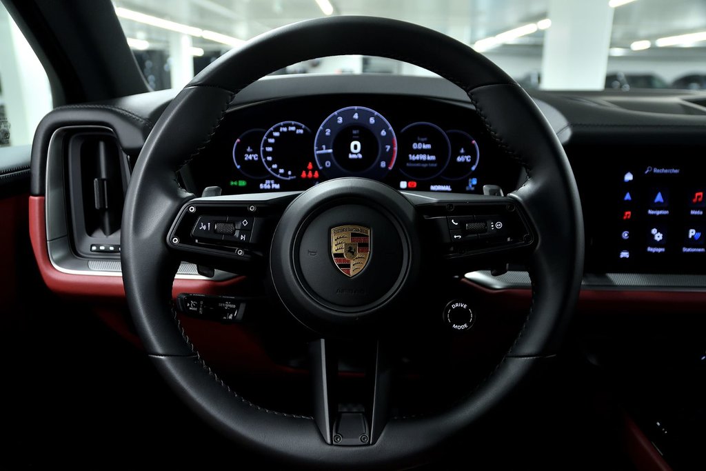 Porsche Cayenne  2025 à Laval, Québec - 12 - w1024h768px