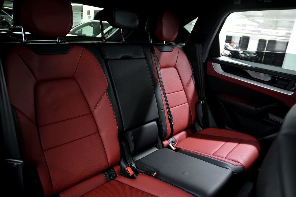 Porsche Cayenne  2025 à Laval, Québec - 26 - w1024h768px
