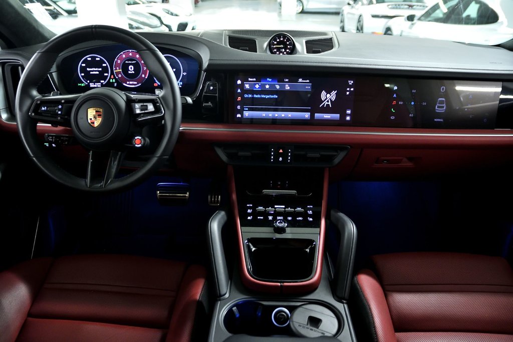 Porsche Cayenne Turbo GT 2025 à Laval, Québec - 16 - w1024h768px