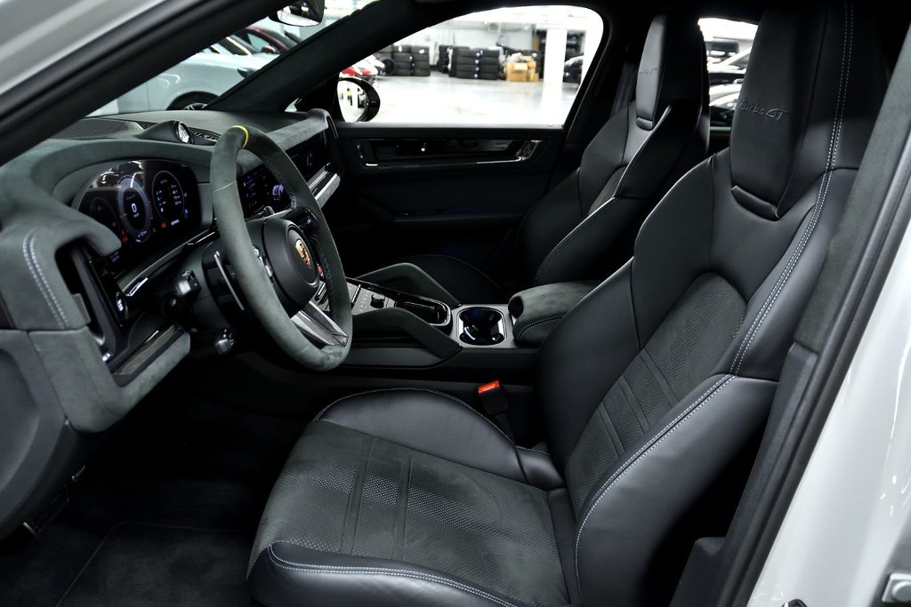 Porsche Cayenne Turbo GT 2025 à Laval, Québec - 11 - w1024h768px