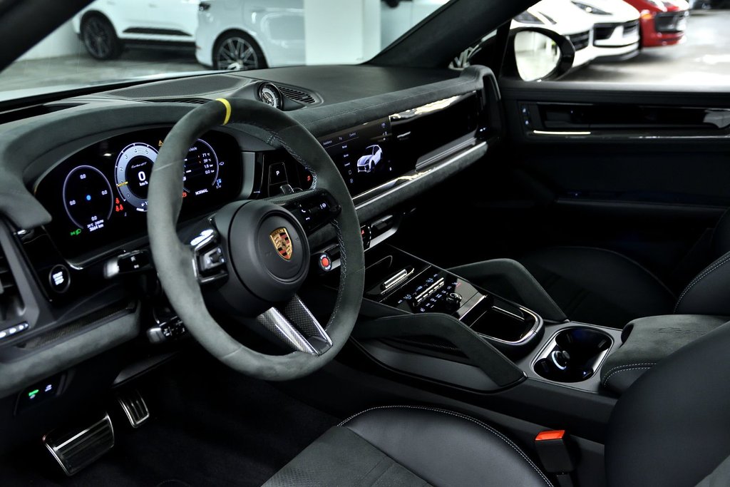 Porsche Cayenne Turbo GT 2025 à Laval, Québec - 12 - w1024h768px