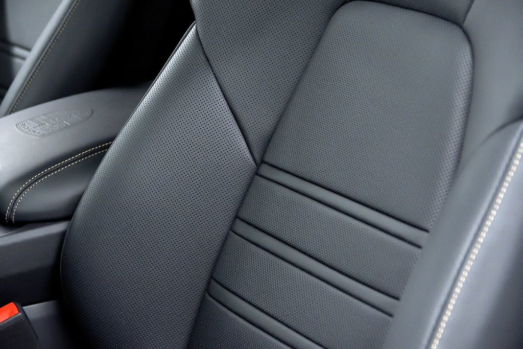 Porsche Cayenne  2025 à Laval, Québec - 44 - w1024h768px