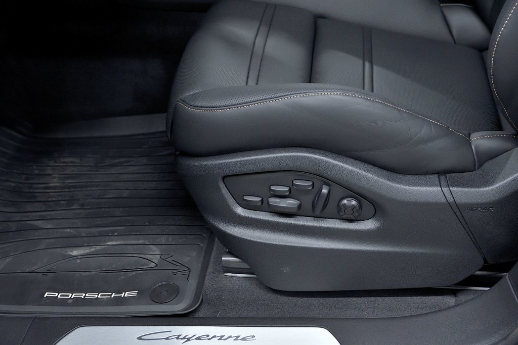 Porsche Cayenne  2025 à Laval, Québec - 40 - w1024h768px
