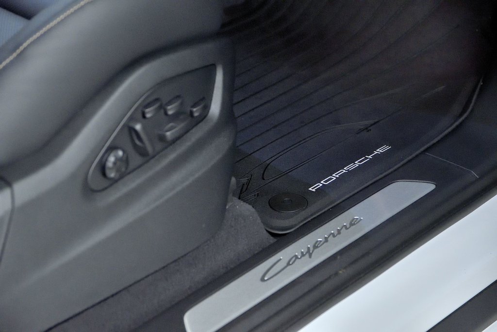 Porsche Cayenne  2025 à Laval, Québec - 43 - w1024h768px