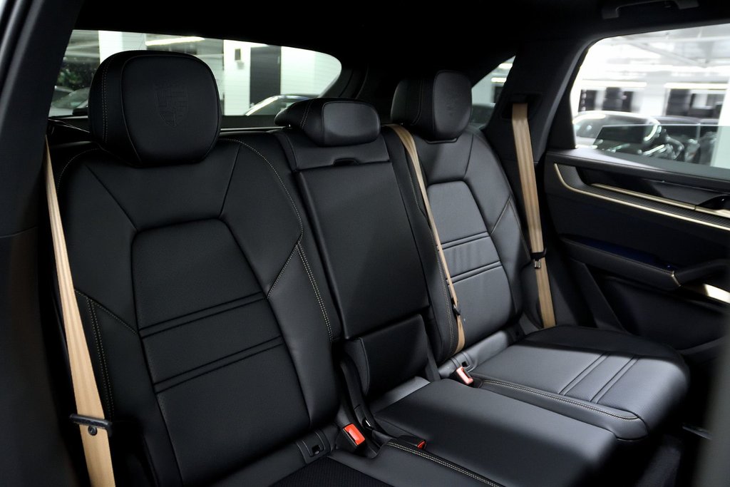 Porsche Cayenne  2025 à Laval, Québec - 47 - w1024h768px