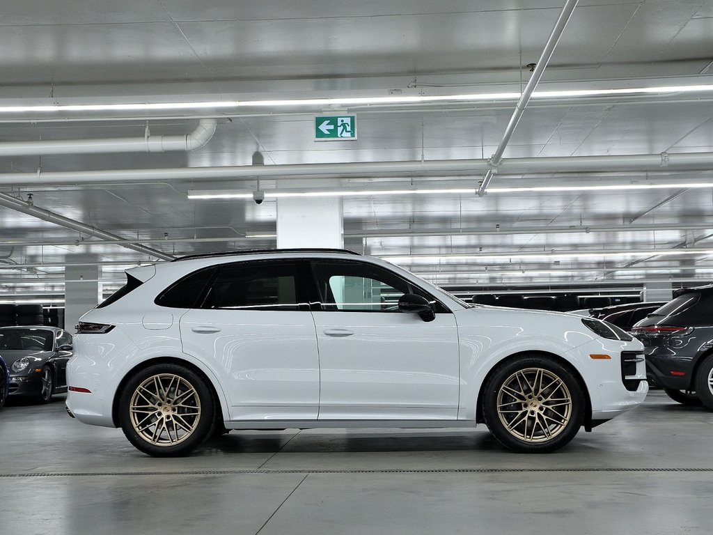 Porsche Cayenne  2025 à Laval, Québec - 2 - w1024h768px