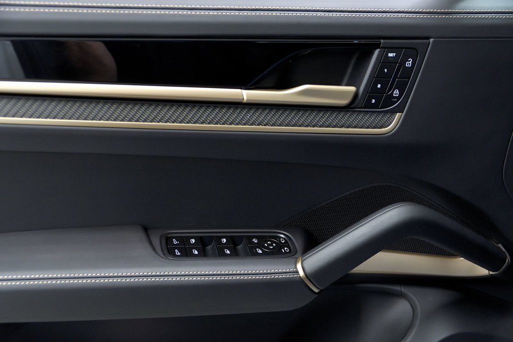 Porsche Cayenne  2025 à Laval, Québec - 38 - w1024h768px