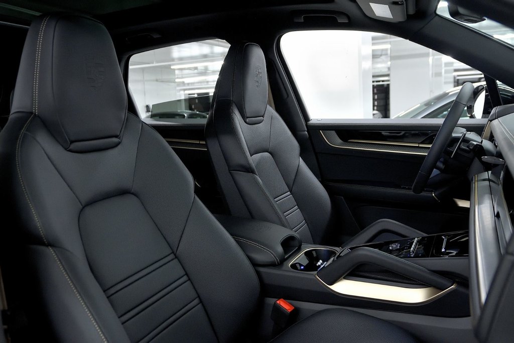 Porsche Cayenne  2025 à Laval, Québec - 37 - w1024h768px