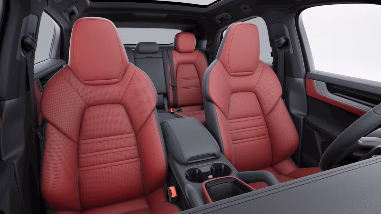 2026 Porsche Cayenne Coupe in Laval, Quebec - 9 - w1024h768px