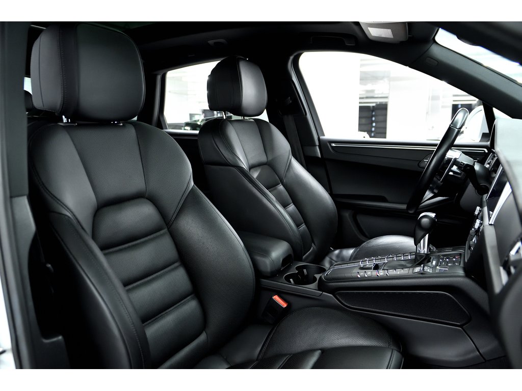 2019 Porsche Macan AWD in Laval, Quebec - 34 - w1024h768px