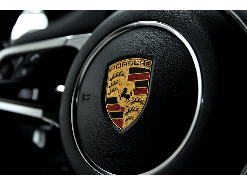 2019 Porsche Macan AWD in Laval, Quebec - 19 - w1024h768px