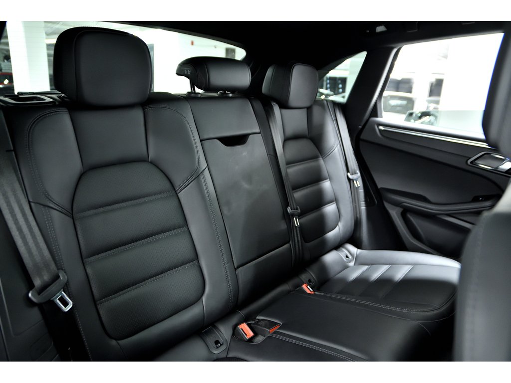 2019 Porsche Macan AWD in Laval, Quebec - 35 - w1024h768px
