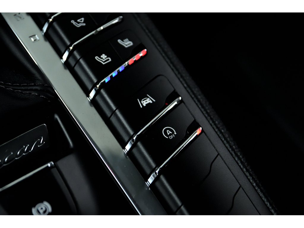 2019 Porsche Macan AWD in Laval, Quebec - 24 - w1024h768px