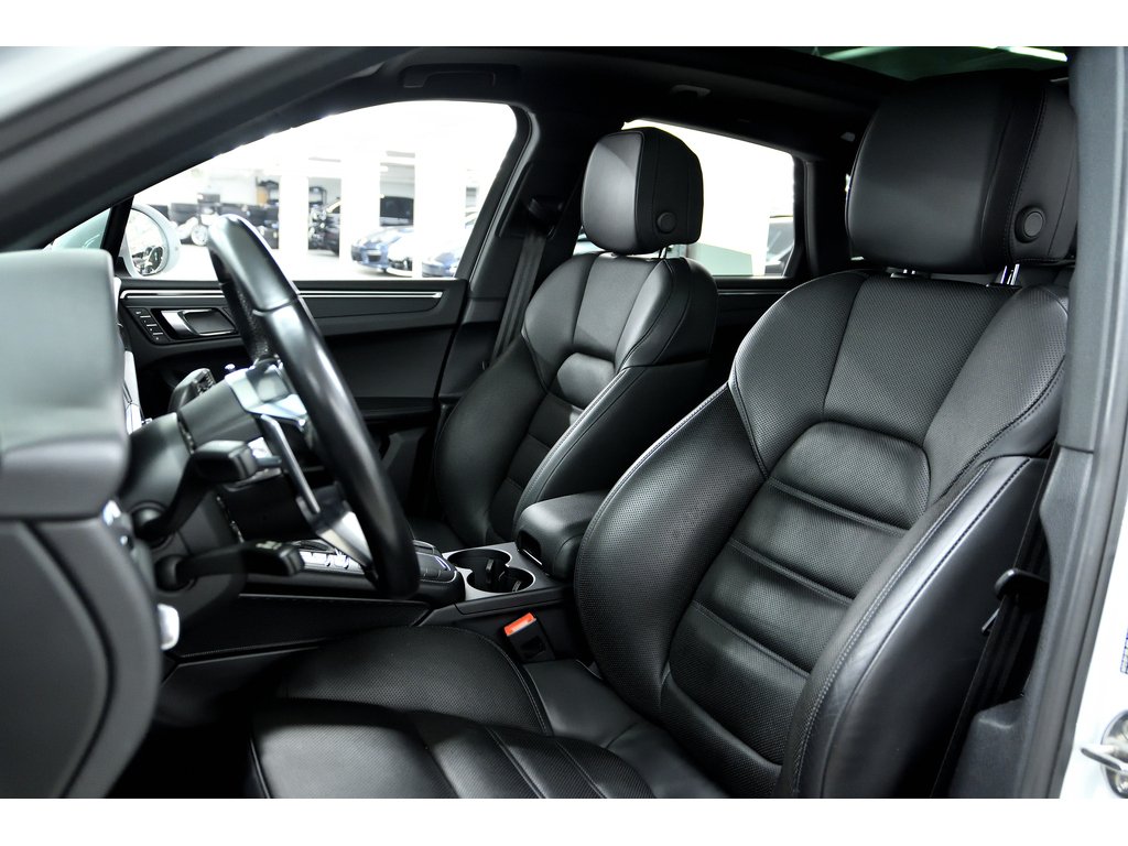 2019 Porsche Macan AWD in Laval, Quebec - 15 - w1024h768px