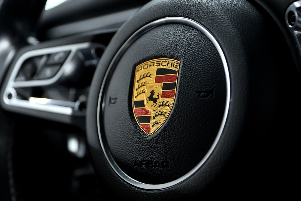 2020 Porsche Macan GTS in Laval, Quebec - 18 - w1024h768px