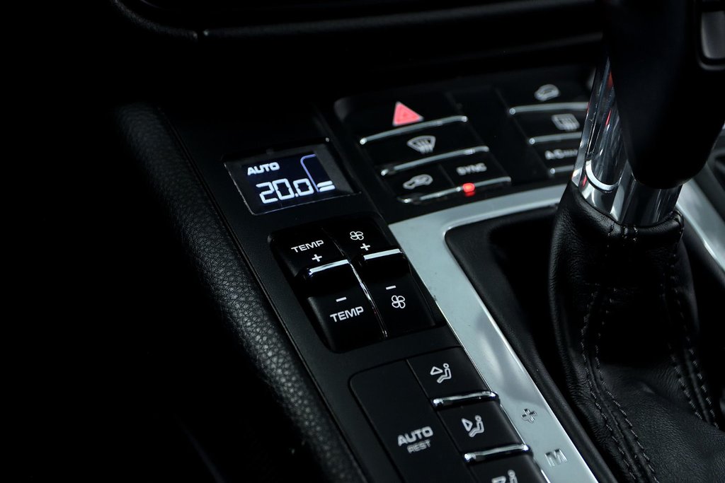 2020 Porsche Macan GTS in Laval, Quebec - 21 - w1024h768px
