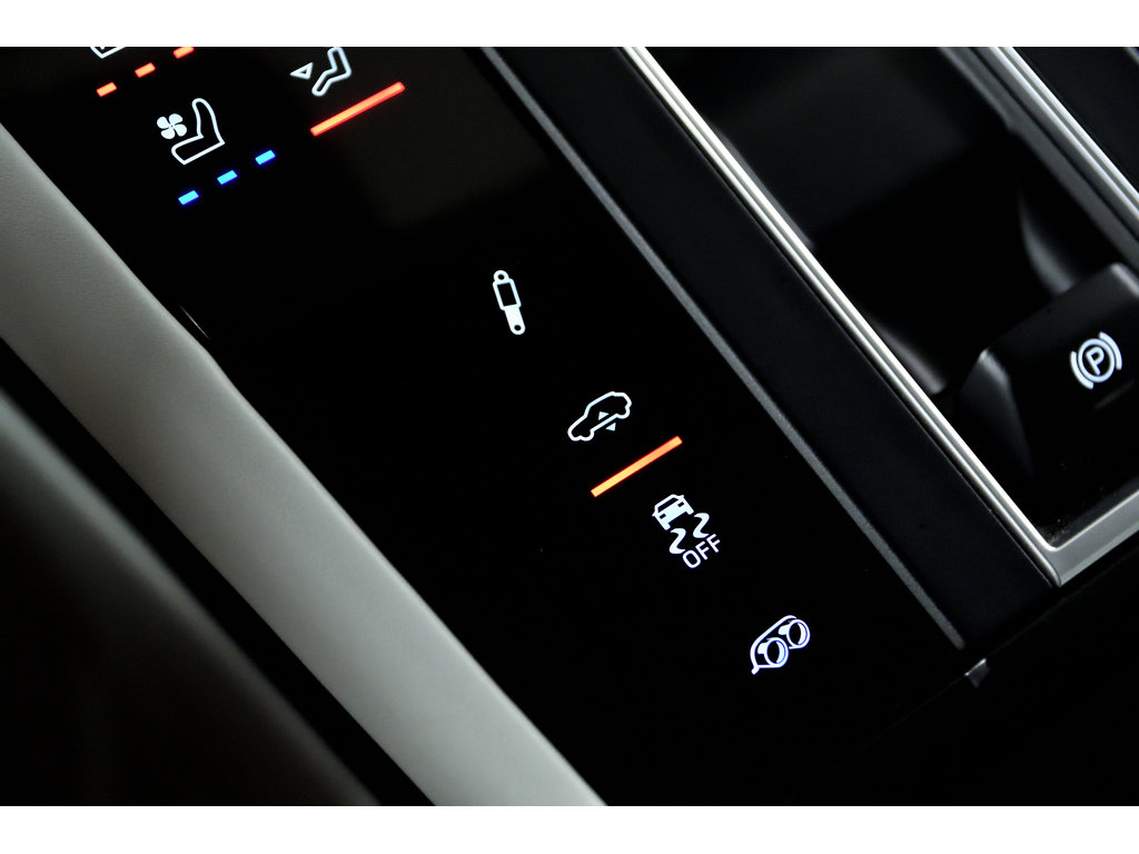 2022 Porsche Macan GTS / ACC / Air Suspension / Sport Exhaust / BOSE in Laval, Quebec - 38 - w1024h768px