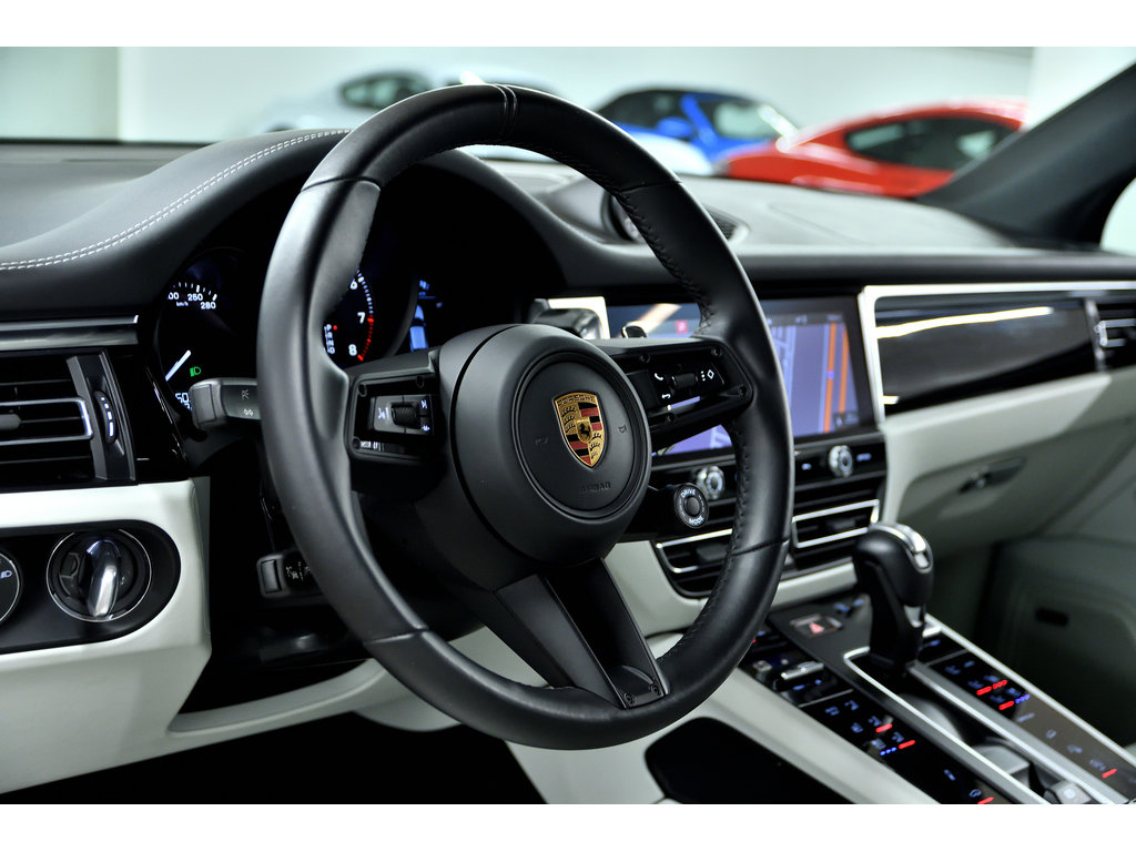 2022 Porsche Macan GTS / ACC / Air Suspension / Sport Exhaust / BOSE in Laval, Quebec - 11 - w1024h768px