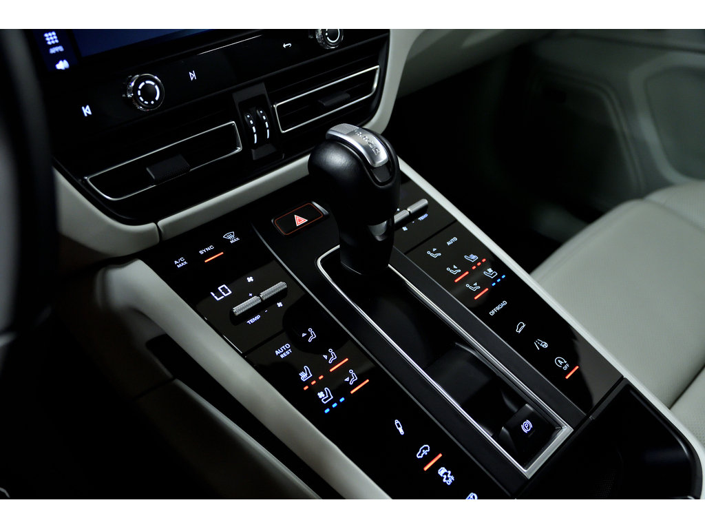 2022 Porsche Macan GTS / ACC / Air Suspension / Sport Exhaust / BOSE in Laval, Quebec - 35 - w1024h768px
