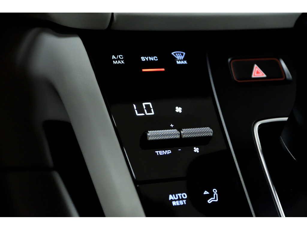 2022 Porsche Macan GTS / ACC / Air Suspension / Sport Exhaust / BOSE in Laval, Quebec - 36 - w1024h768px