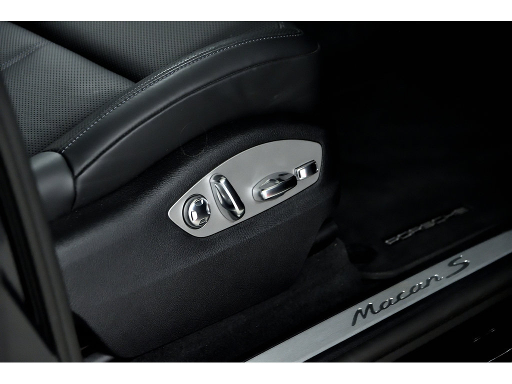 Porsche Macan S AWD / Premium Package Plus / Trailer Hitch 2022 à Laval, Québec - 36 - w1024h768px