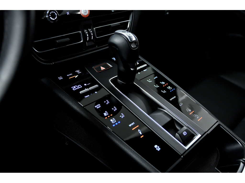Porsche Macan S AWD / Premium Package Plus / Trailer Hitch 2022 à Laval, Québec - 26 - w1024h768px